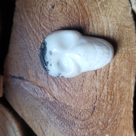 New Carved Black and White Zebra Jasper Skull Pendant. - Picture 2 of 12